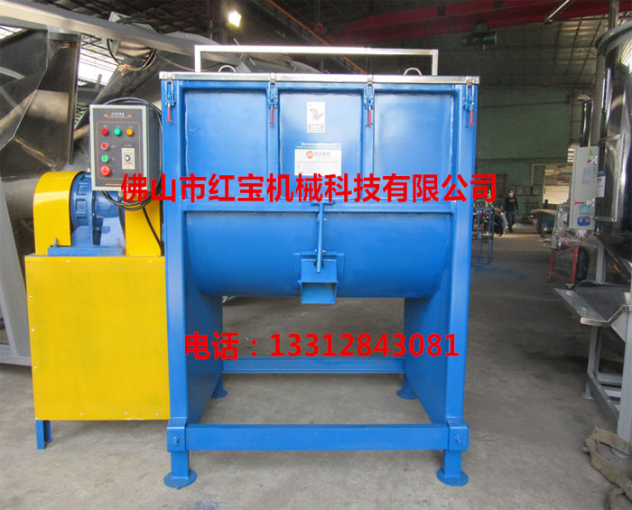 清遠(yuǎn)一家臺資企業(yè)使用1.5T臥式攪拌機(jī)，專門用于拌色料